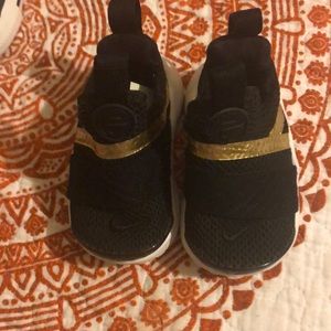 Nike sneakers size 4.5